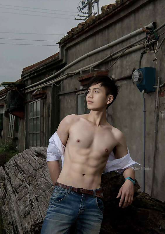 Next Image >>