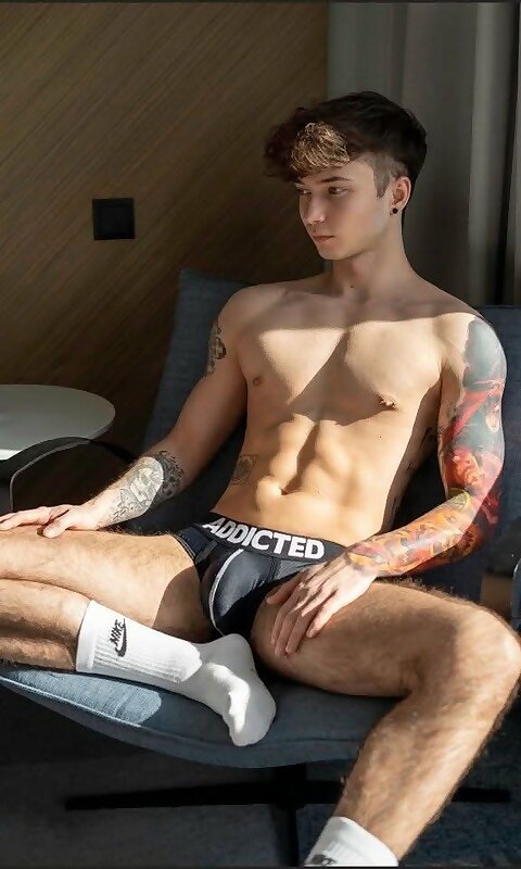 Next Image >>