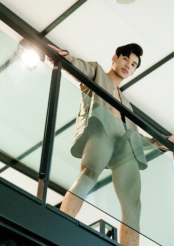 Next Image >>