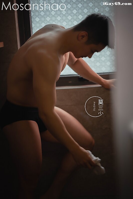 Next Image >>