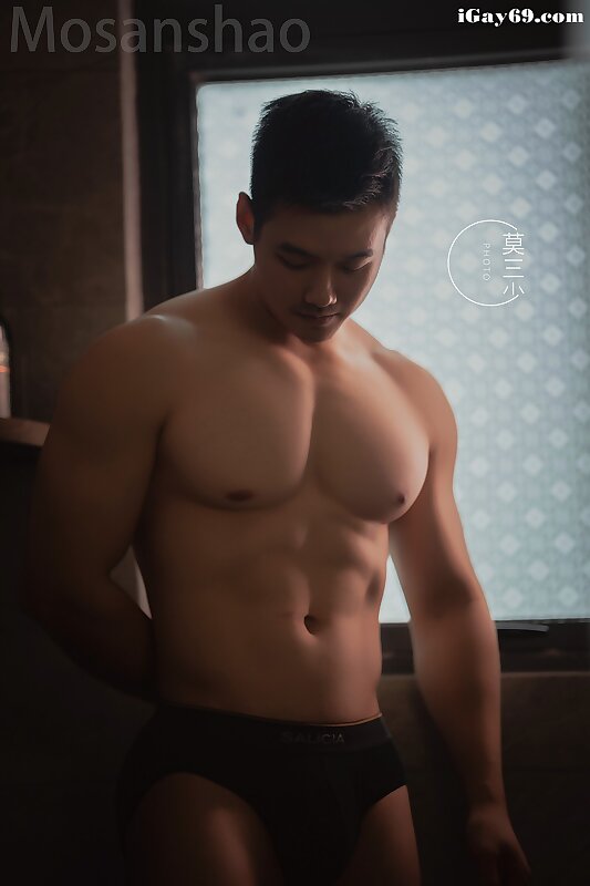 Next Image >>