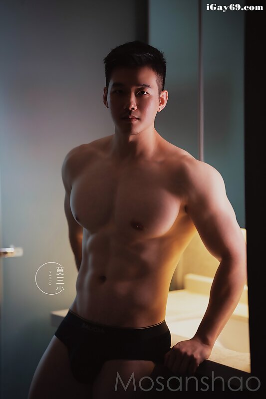 Next Image >>