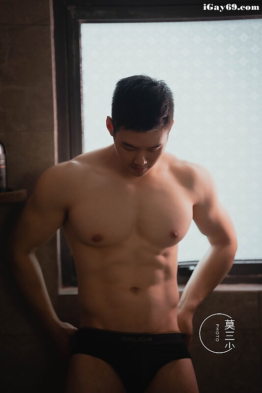 Next Image >>