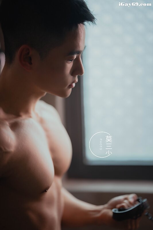 Next Image >>
