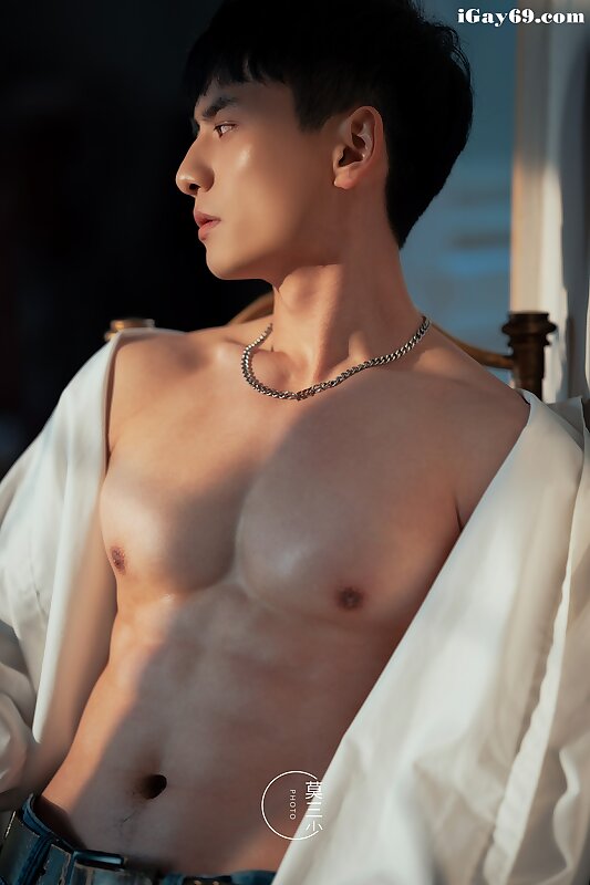 Next Image >>