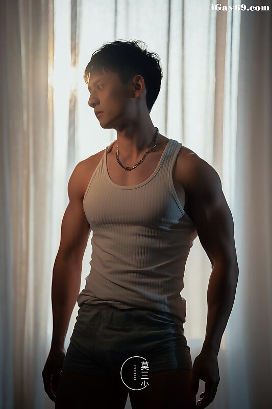 Next Image >>