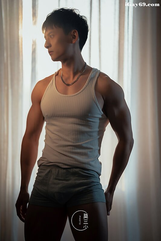 Next Image >>