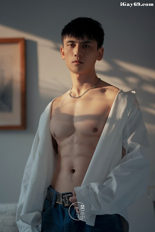 Next Image >>