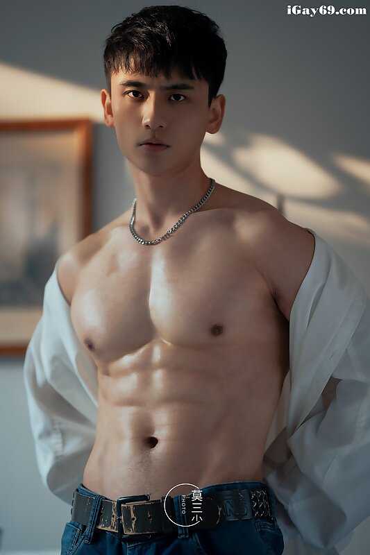 Next Image >>