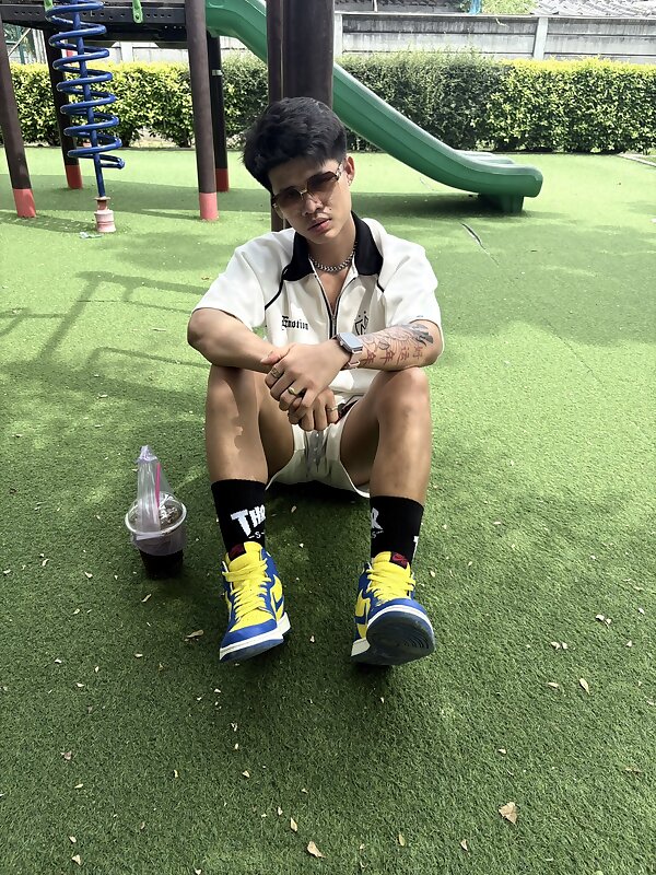 Next Image >>