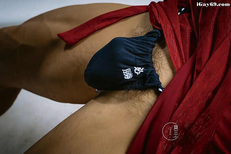 Next Image >>