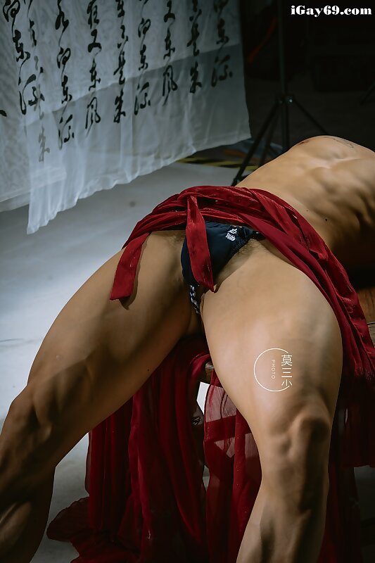 Next Image >>