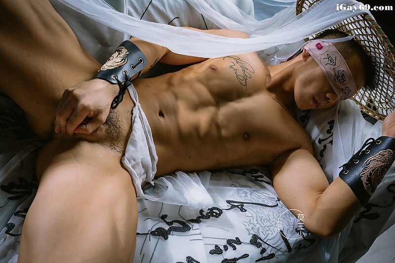 Next Image >>