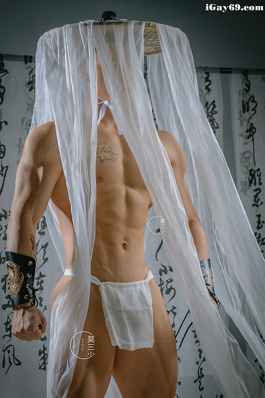 Next Image >>