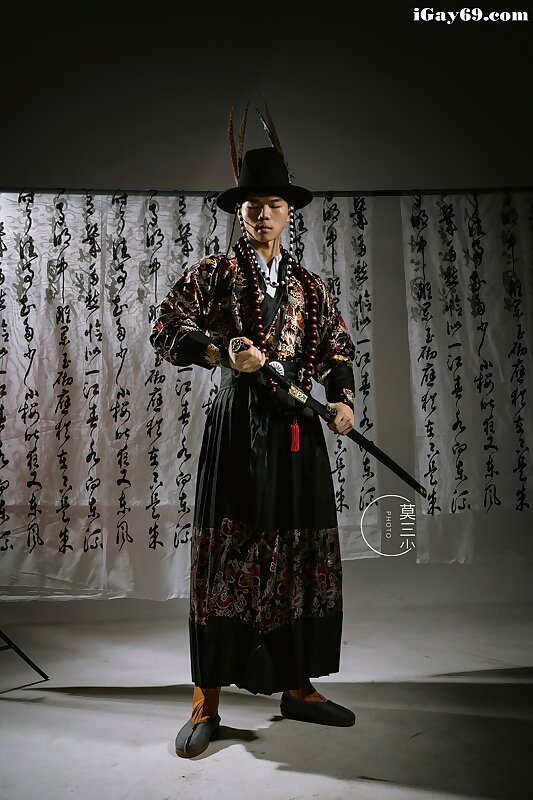 Next Image >>