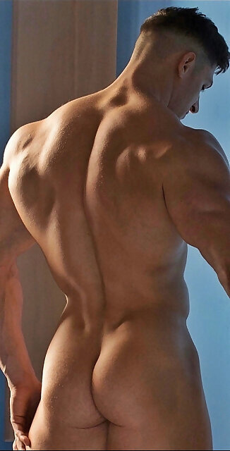 Next Image >>