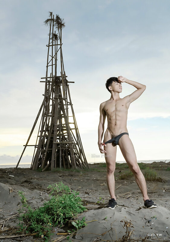 Next Image >>