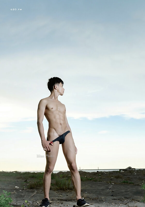 Next Image >>