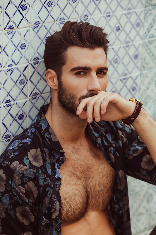 Next Image >>