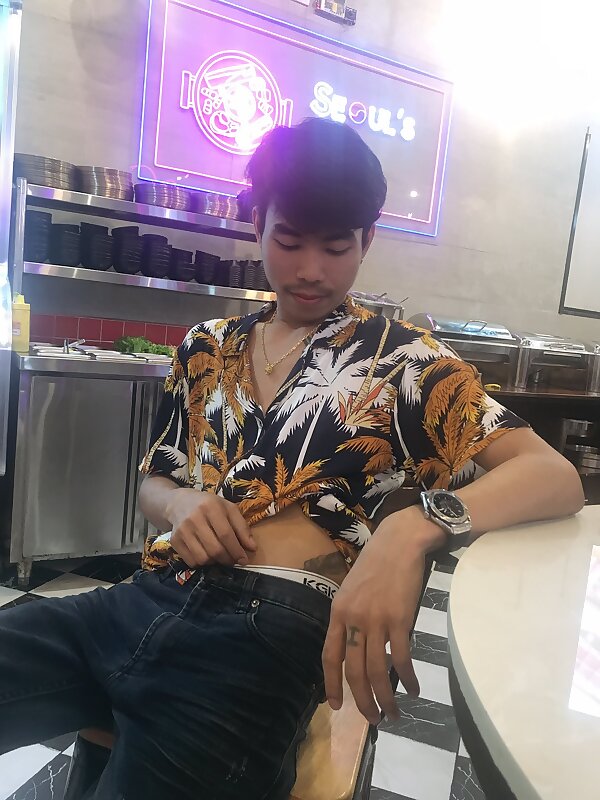 Next Image >>