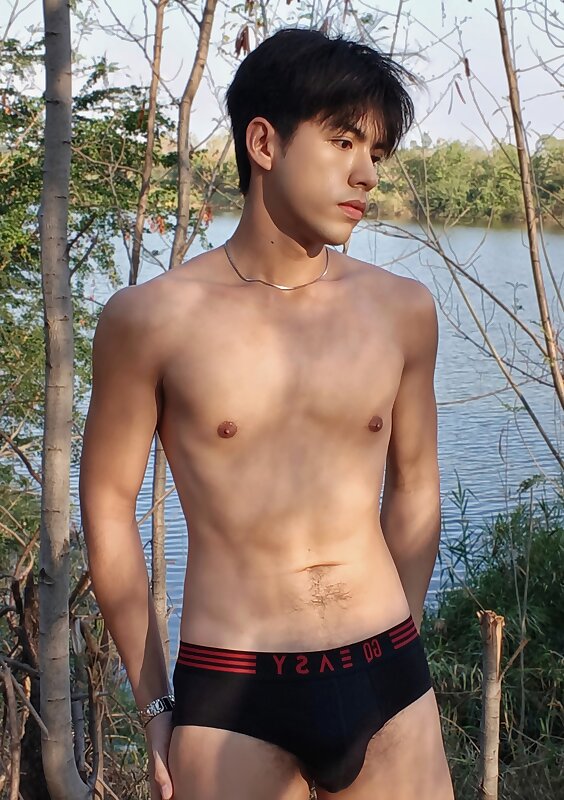 Next Image >>
