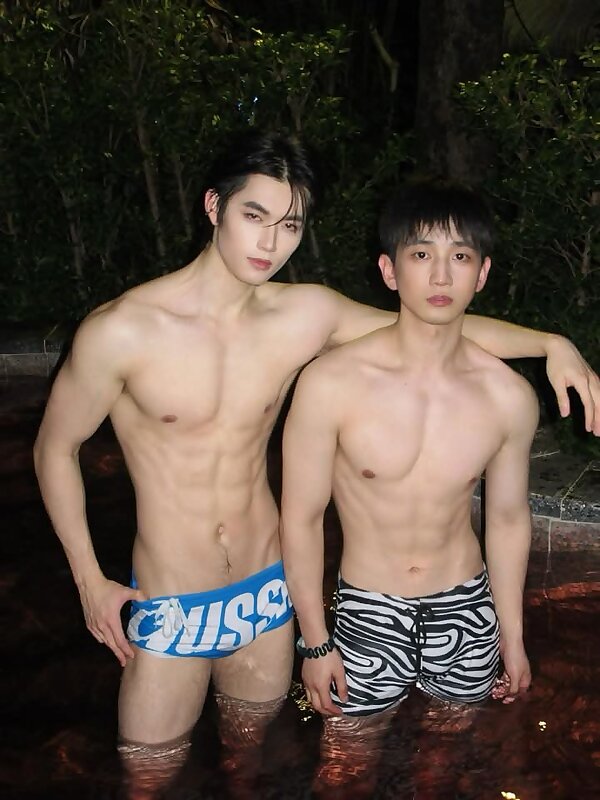 Next Image >>