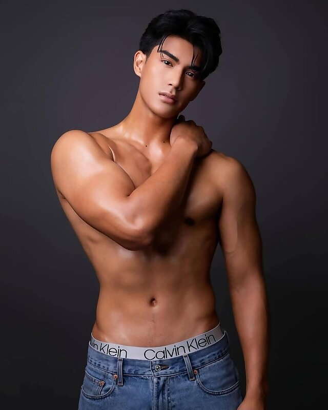 Next Image >>