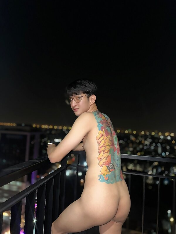 Next Image >>