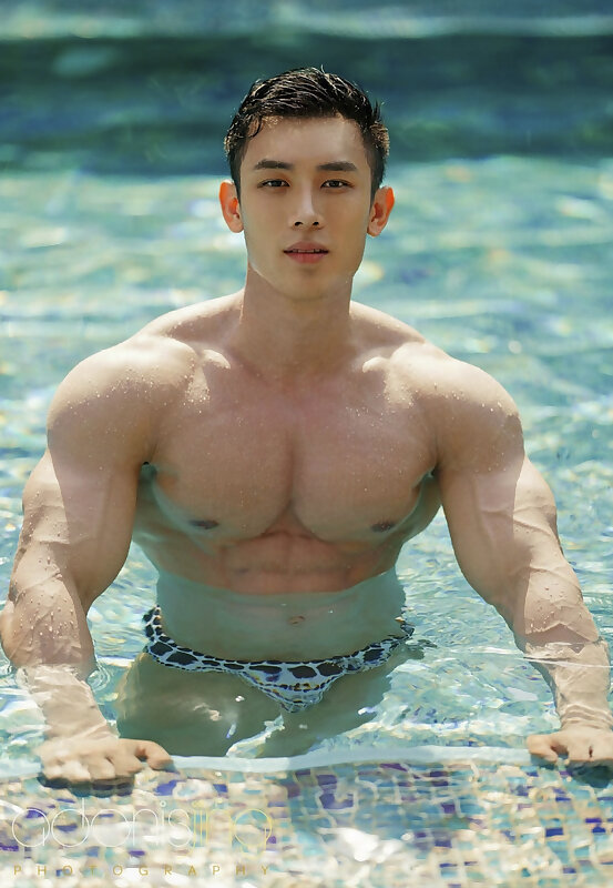 Next Image >>