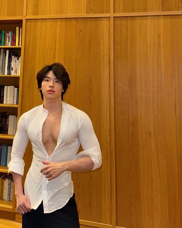 Next Image >>