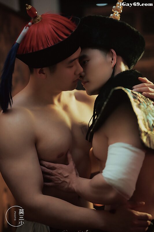 Next Image >>