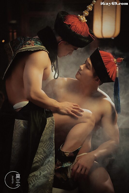 Next Image >>