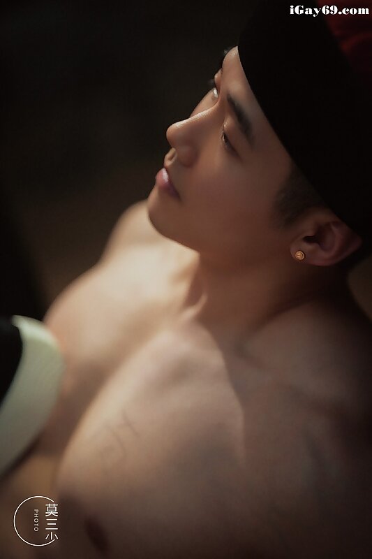 Next Image >>