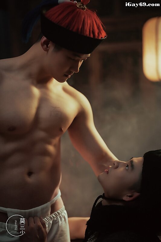 Next Image >>