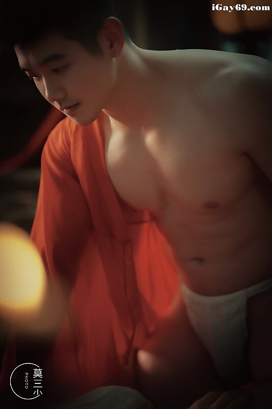 Next Image >>