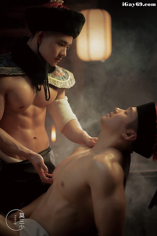 Next Image >>