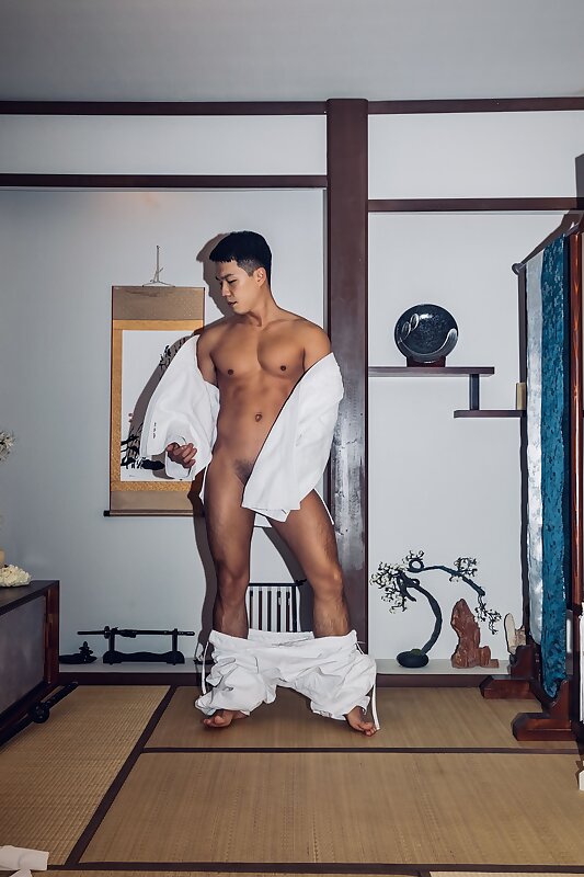Next Image >>