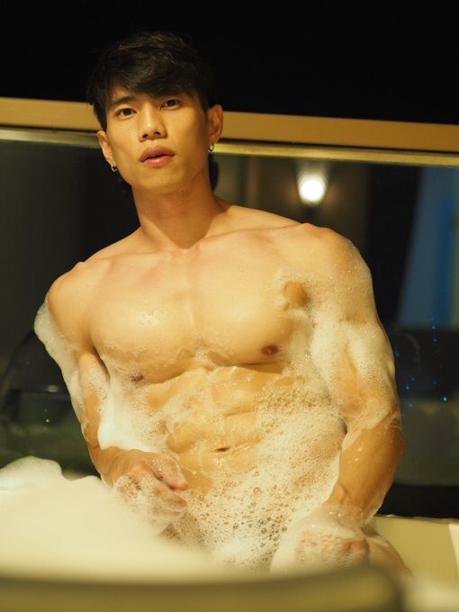 Next Image >>