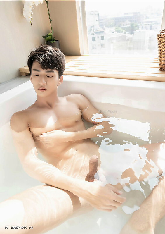 Next Image >>