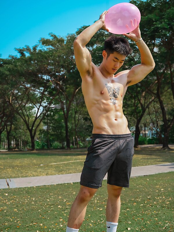 Next Image >>
