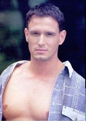 Next Image >>