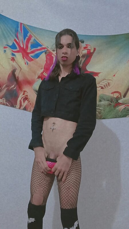 Next Image >>