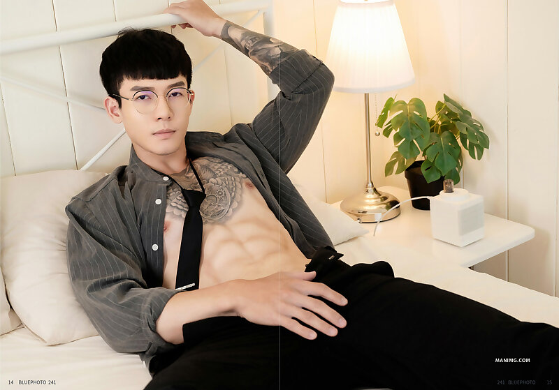 Next Image >>