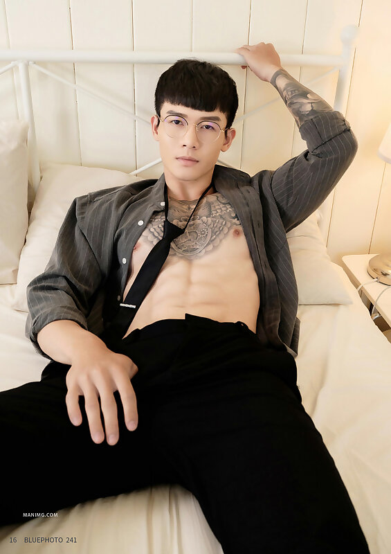 Next Image >>