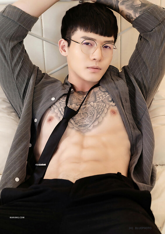 Next Image >>