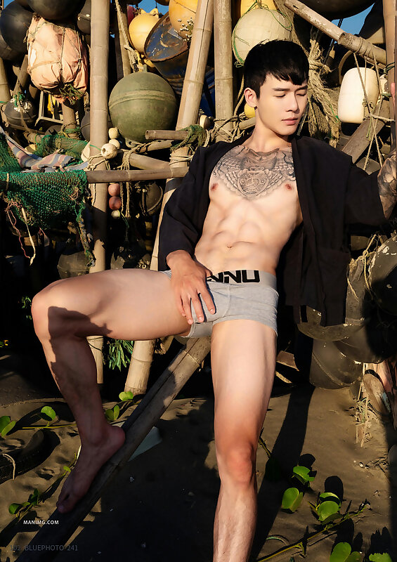 Next Image >>