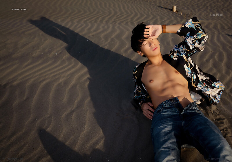 Next Image >>