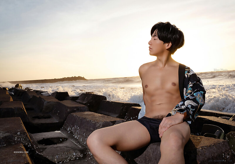 Next Image >>