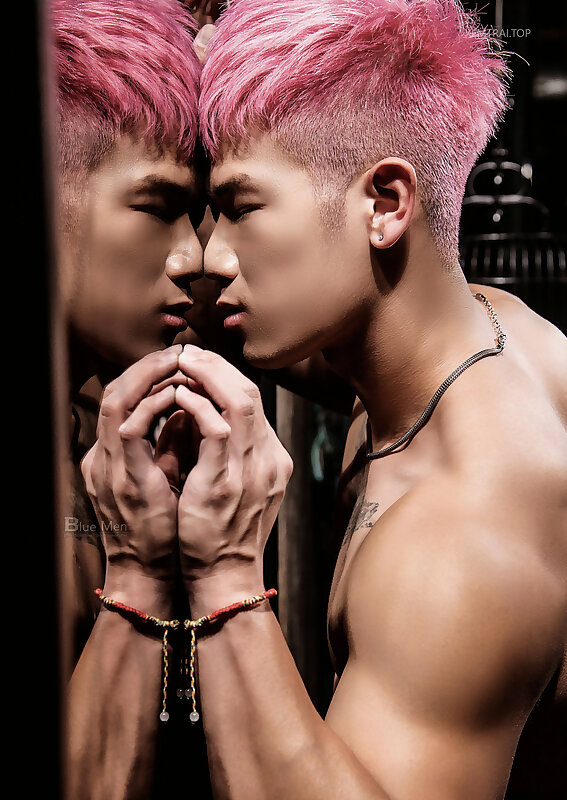 Next Image >>