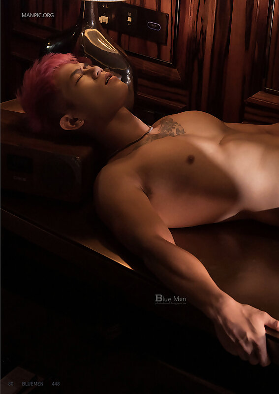 Next Image >>